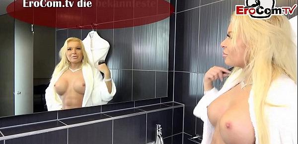 deutsche hausfrau fickt ihren ehemann in der kuche mit hangetitten